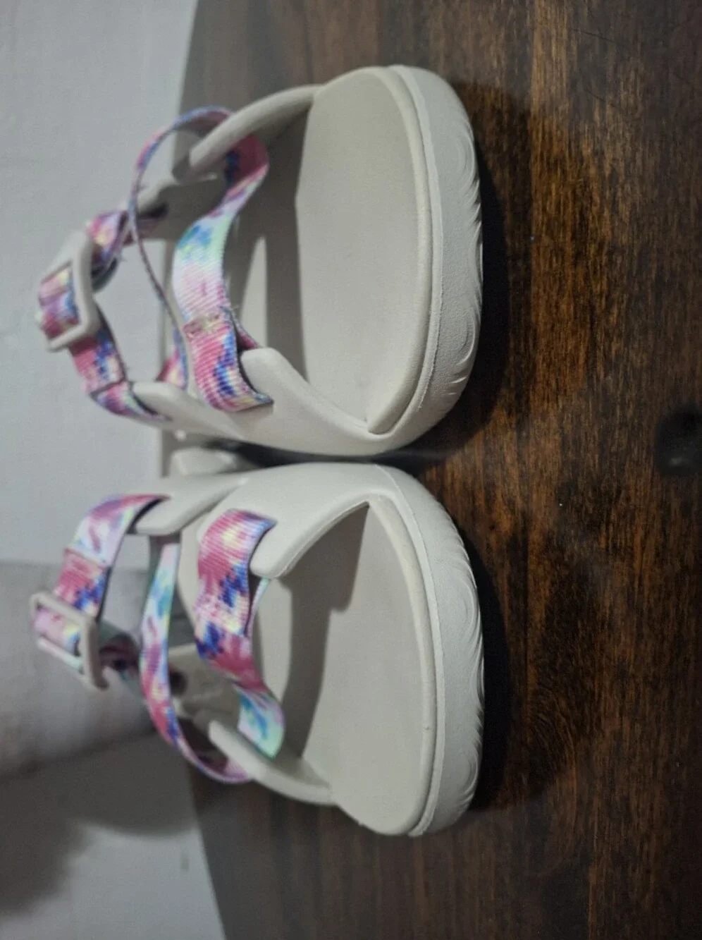 Chaco Beige Slide Sandals with Multicolor Tie-Dye Straps Size 6.